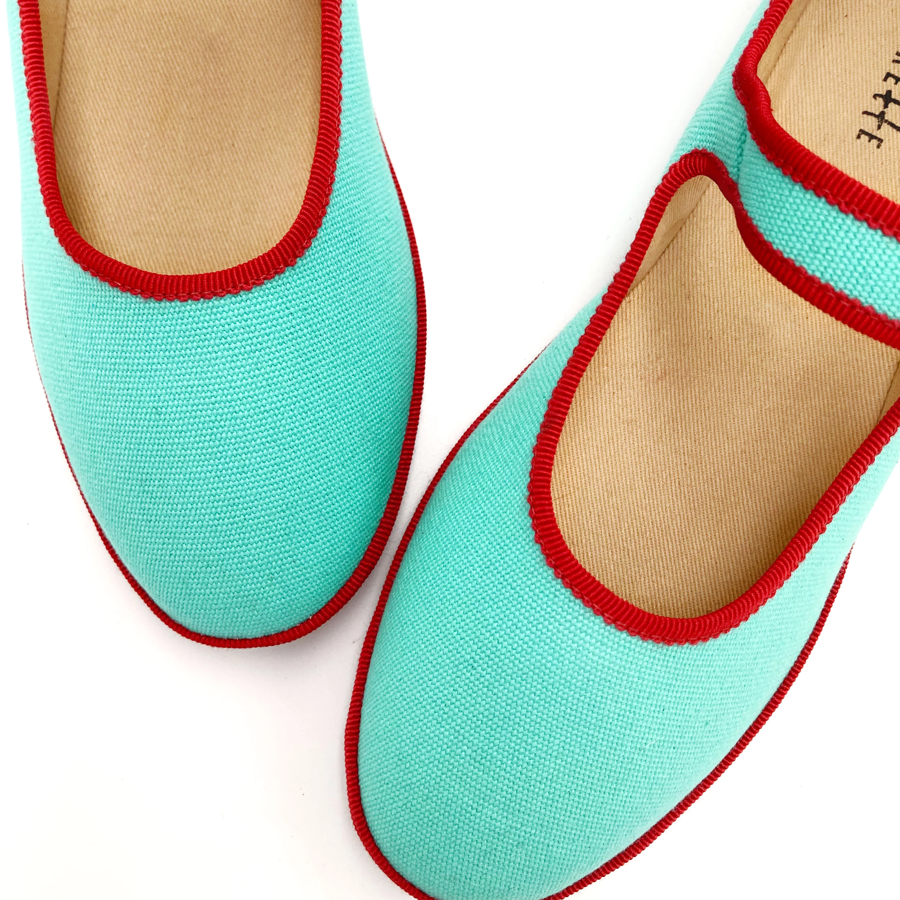 Ballerine friulane Mary Jane in cotone azzurro acqua e dettagli rossi - Image 5