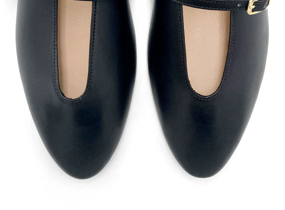 Ballerine nere in pelle con scollo a V e cinturini - Image 6