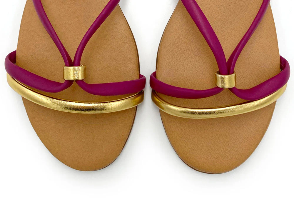 Sandali bassi intrecciati in pelle prugna e oro - Image 5