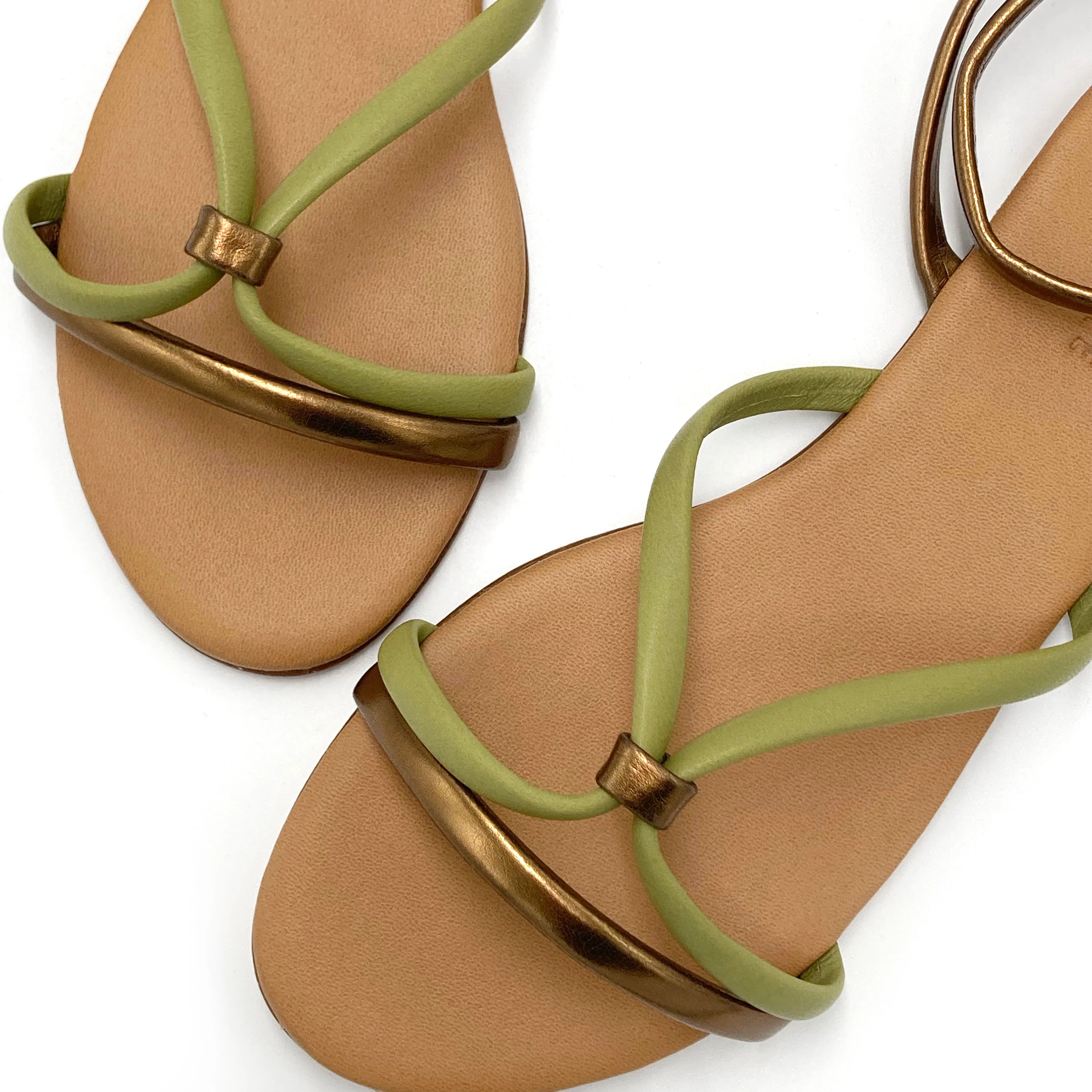 Sandali bassi intrecciati in pelle verdi e bronzo - Image 3