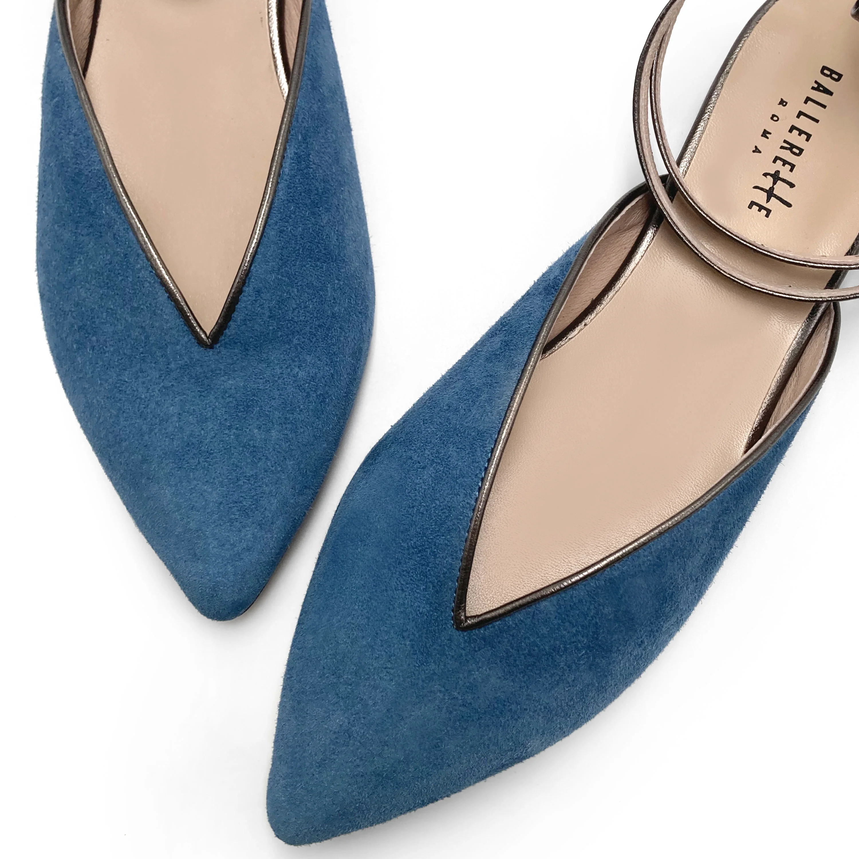 Scarpe mule estive in camoscio ceruleo con laccio ferro alla caviglia - Image 4