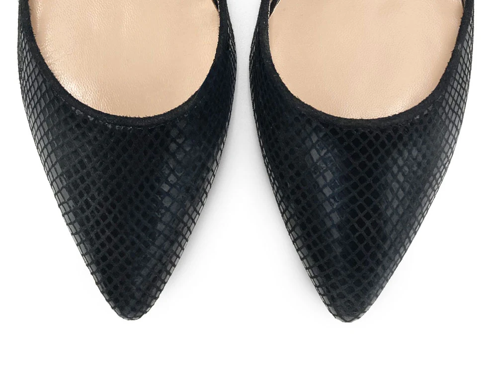 Scarpe mule estive nere in camoscio laminato animalier con laccio alla caviglia - Image 5