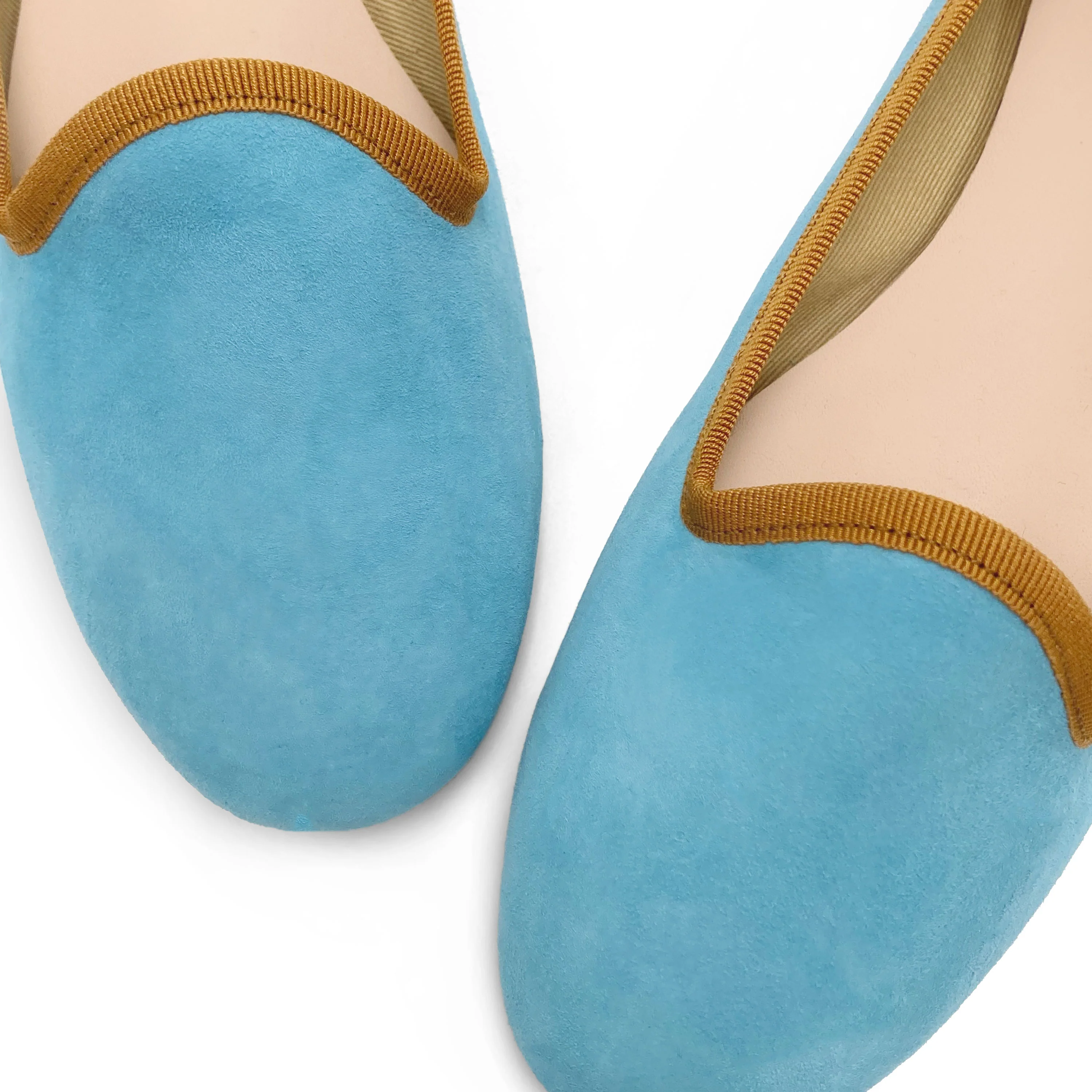 Slippers donna in camoscio celeste acqua e dettagli ocra - Image 3