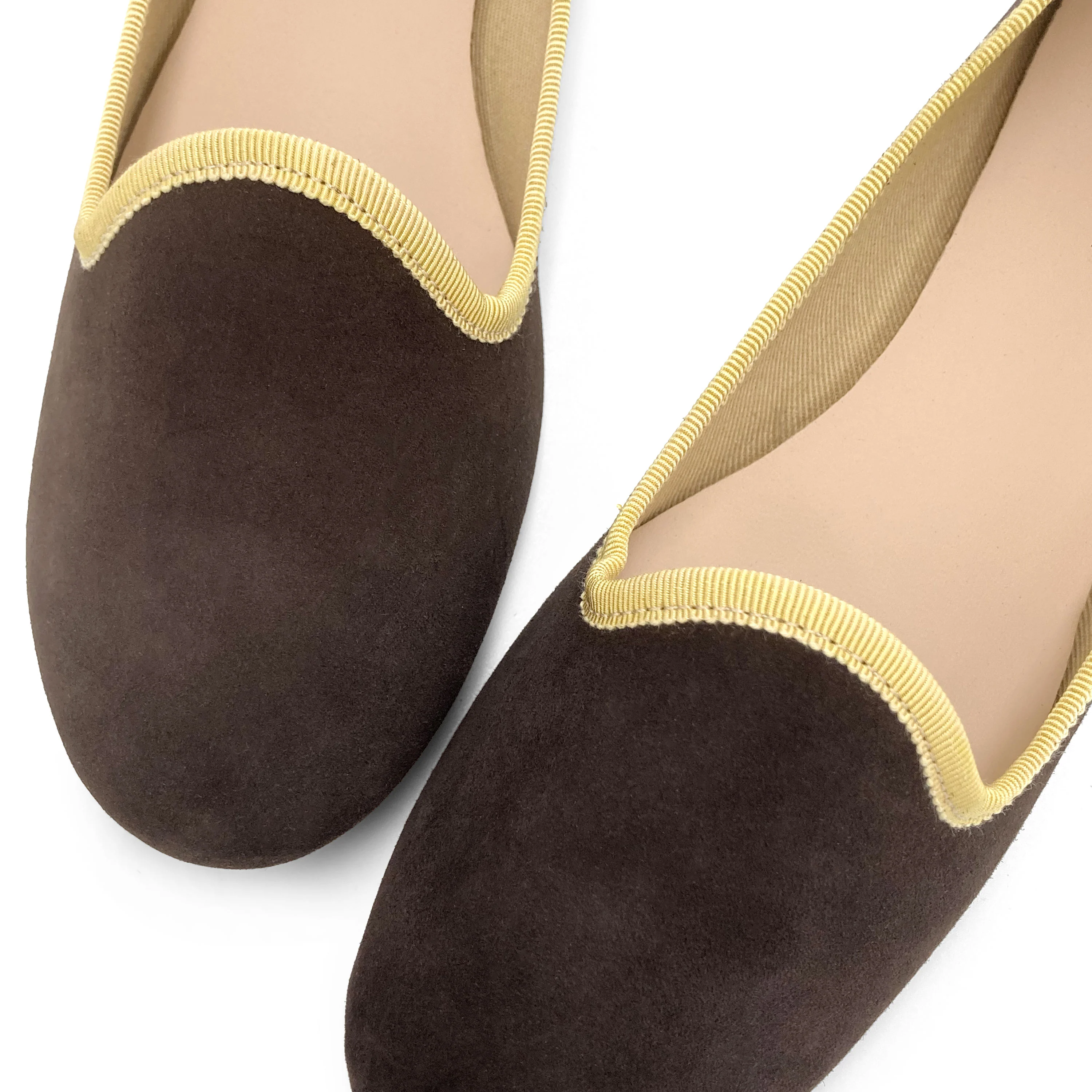 Slippers donna in camoscio marrone testa di moro e dettagli gialli - Image 4