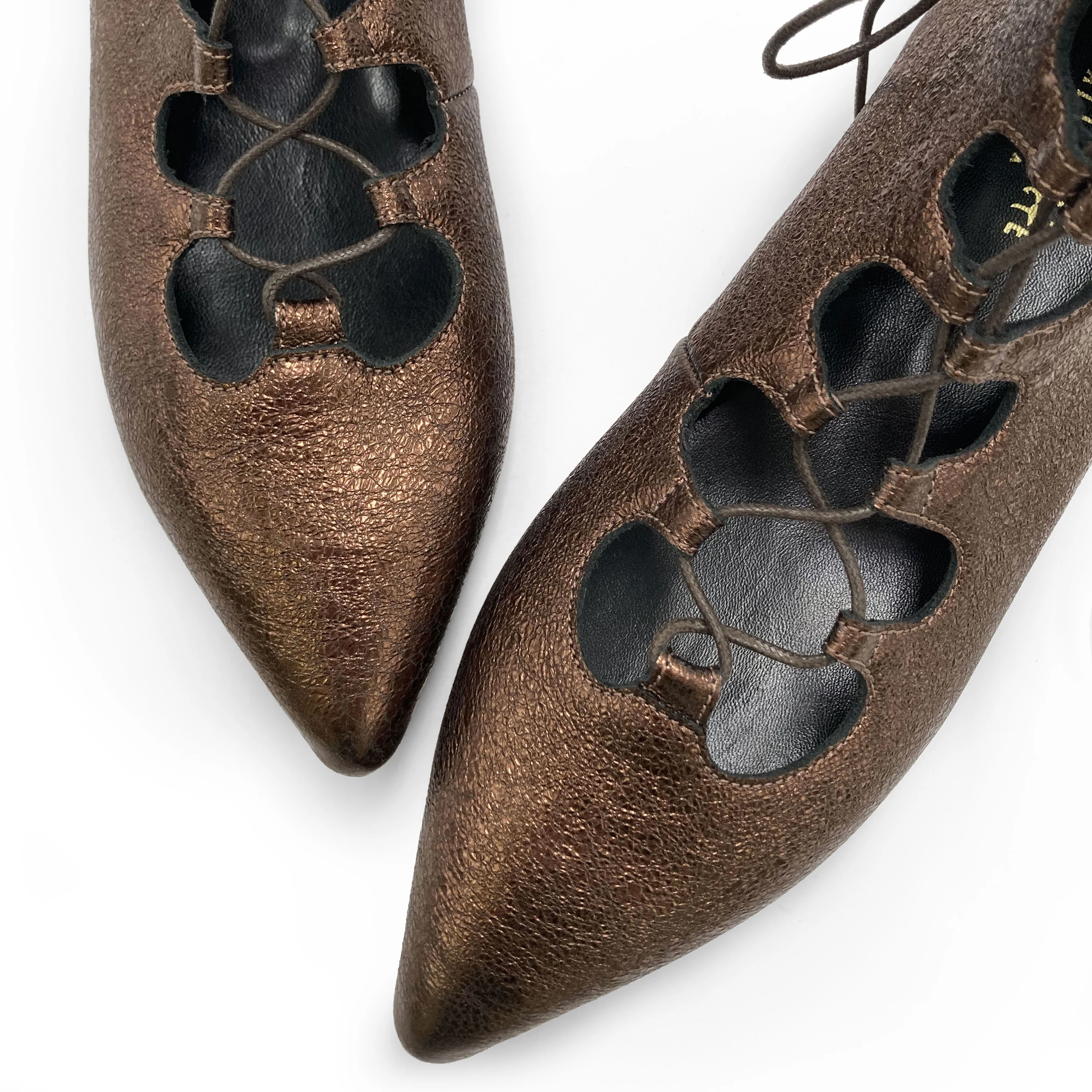 Stivaletti bronzo alla caviglia a punta con lacci - Image 3