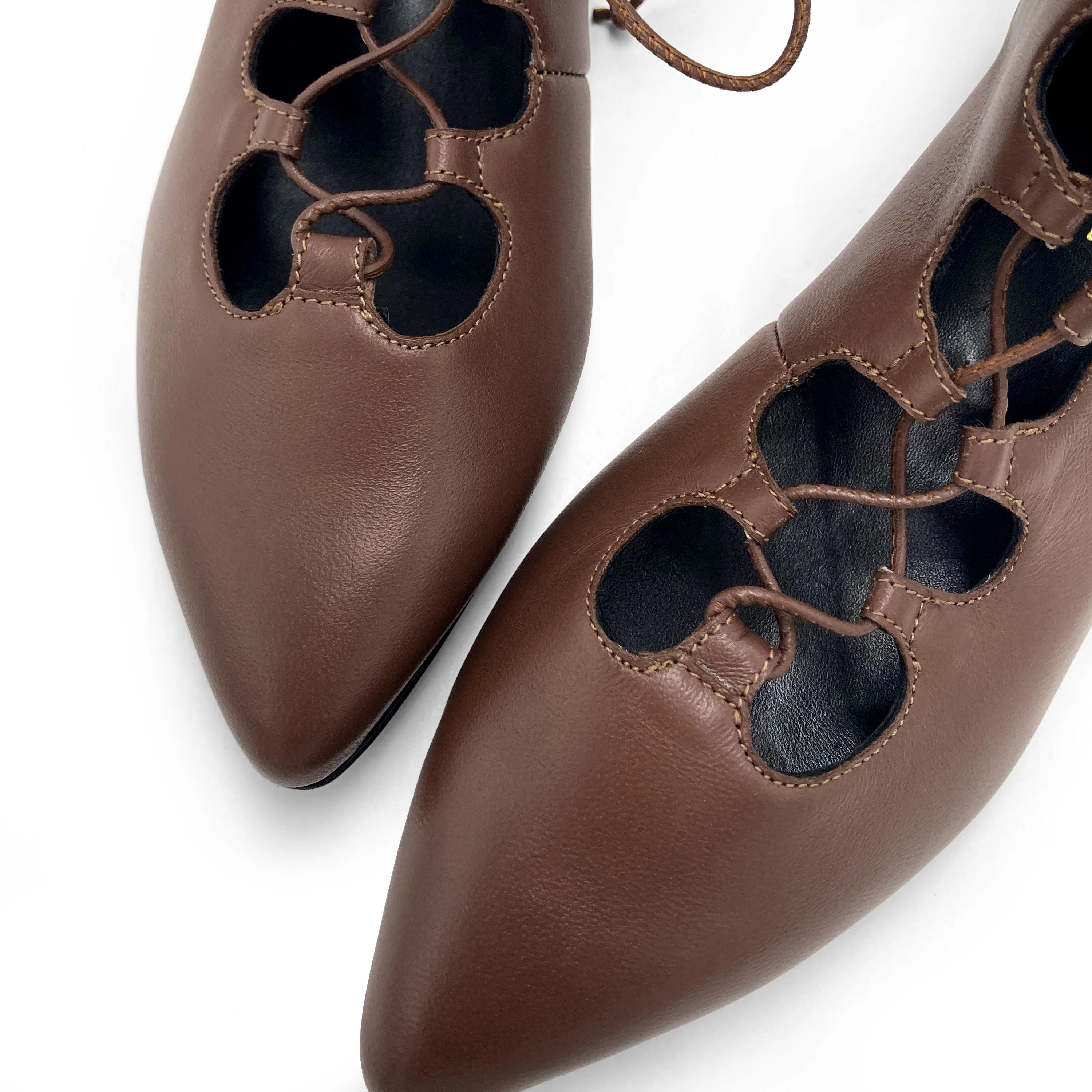 Stivaletti marroni alla caviglia a punta con lacci - Image 3